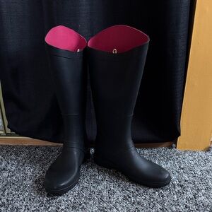 Capelli of New York Black Rain Boots with Red Interior